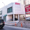 KFC түргэн хоолны газрын ажилтан үйлчлүүлэгчдээ зоджээ
