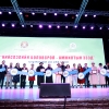 Гэр бүлээрээ боловсролын салбарт ажиллаж буй есөн өрхөд түрээслээд өмчлөх орон сууц олголоо