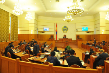 Ирэх оны төсвийн төсөлтэй хамт өргөн мэдүүлсэн хууль, тогтоолуудыг батлав