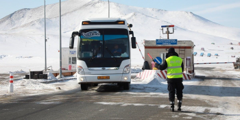 Шалган нэвтрүүлэх товчоодоор 862 автомашин нэвтэрч, 1,433 тээврийн хэрэгсэл гарчээ