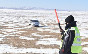 Зөвшөөрөгдөөгүй замаар зорчсон 35 иргэнд хуулийн дагуу арга хэмжээ авчээ