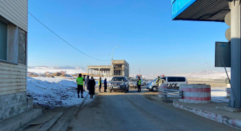 Нийслэлийн шалган нэвтрүүлэх товчоодоор 1553 автомашин нэвтэрч, 2338 тээврийн хэрэгсэл гарчээ