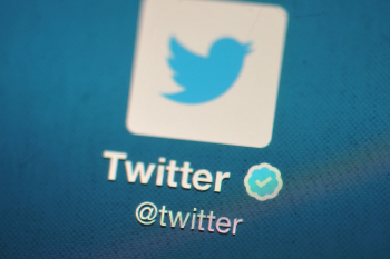 Элон Маск “Twitter”-ийг 44 тэрбум доллараар худалдаж авна