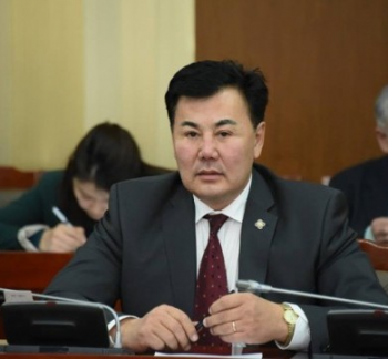 Б.Баттөмөр: Ашигт малтмалын салбарт хийгдэж буй гэрээнүүд Монгол Улсад ашиггүй байна