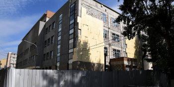 Барилгын өргөтгөл дээр унасан иргэнийг аварчээ